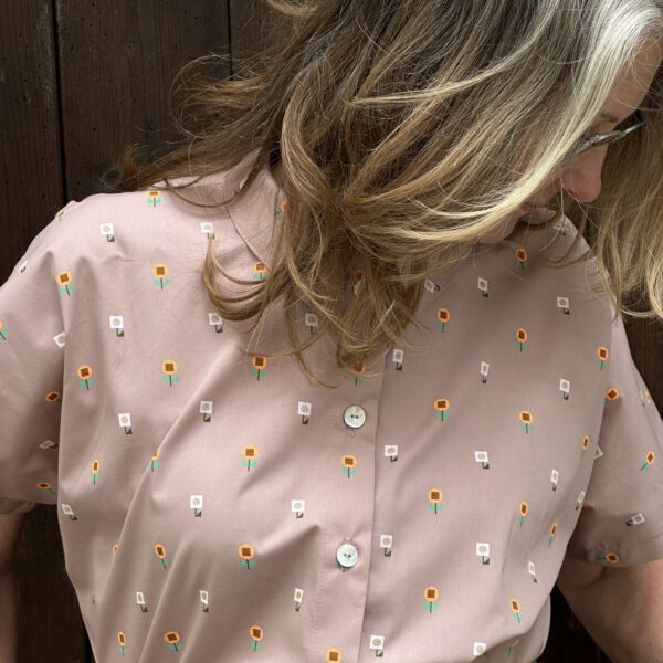 Bluse- Pixel Blumen Puder – Bild 6
