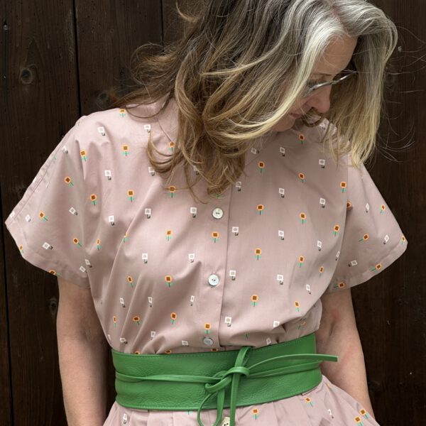 Bluse- Pixel Blumen Puder