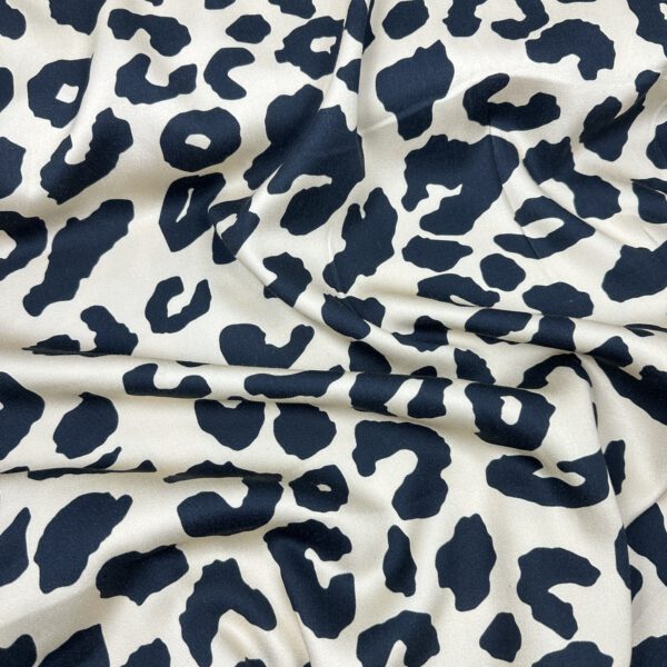 Viscose silky Satin Leo – Bild 4