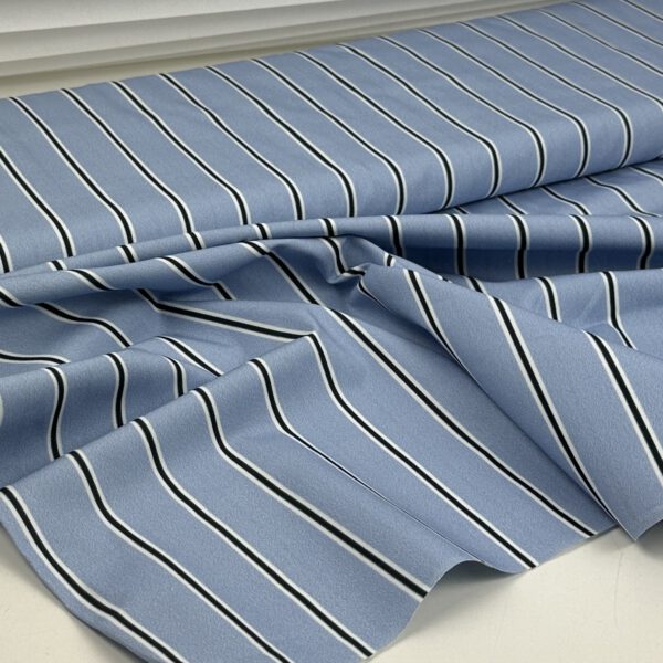 Bio Baumwollstoff Streifen hellblau – GOTS zertifiziert, eleganter Hemdenstoff