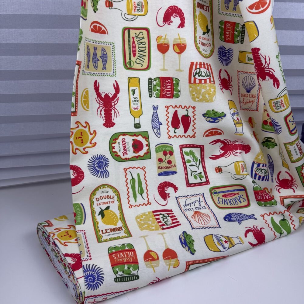 Mediterranean Summer Vibes – Hochwertiger Half-Panama Baumwollstoff mit Amalfiküsten- & Food-Print – Bild 2
