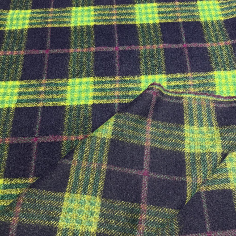 Wollstoff mit Karomuster – kräftige Farben für moderne Herbst- & Wintermode – Bild 5