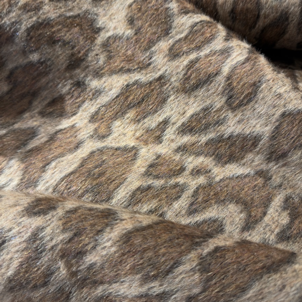 Kuscheliger Wollmischstoff mit edlem Animal-Print – Bild 3