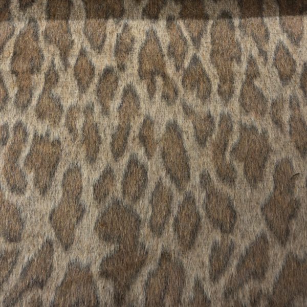Kuscheliger Wollmischstoff mit edlem Animal-Print