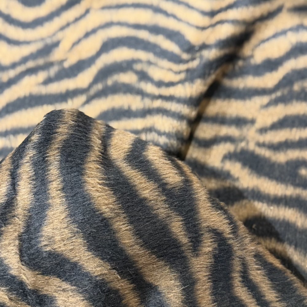 Zebra Wollmischstoff – kuschelig, haarig & extravagant – Bild 2